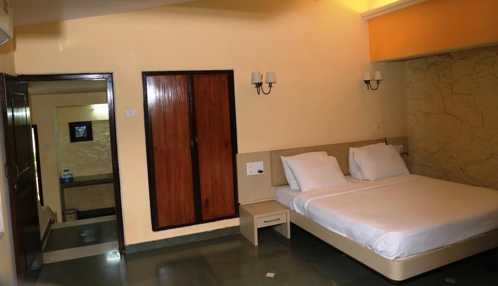 Panoramic Resort Panvel Karnāla Exteriör bild